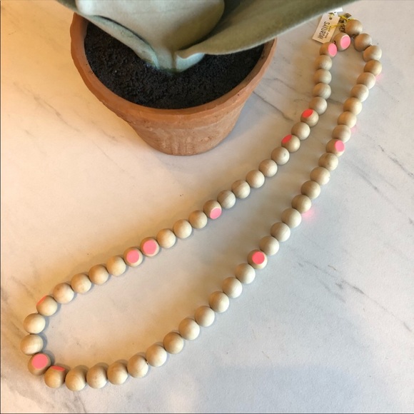 KATE SPADE-Wooden Bead & Bright Pink Statement Necklace